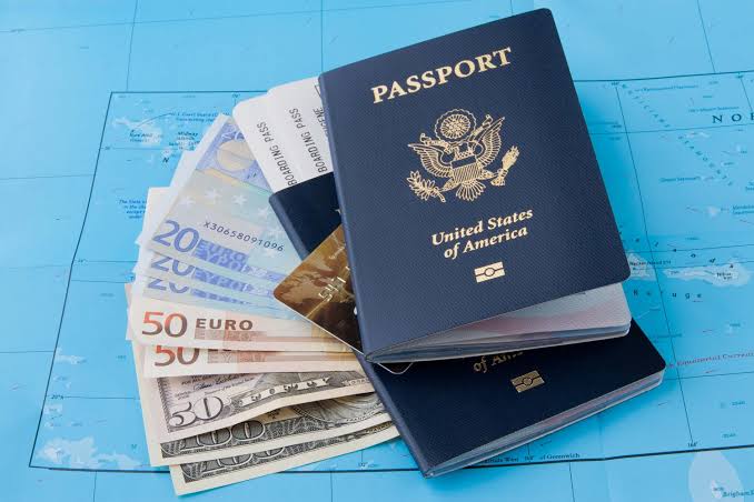 وام سفر تا ۸۰۰ میلیون تومان؛ شرایط دریافت تسهیلات سفر و خرید اقساطی سفر